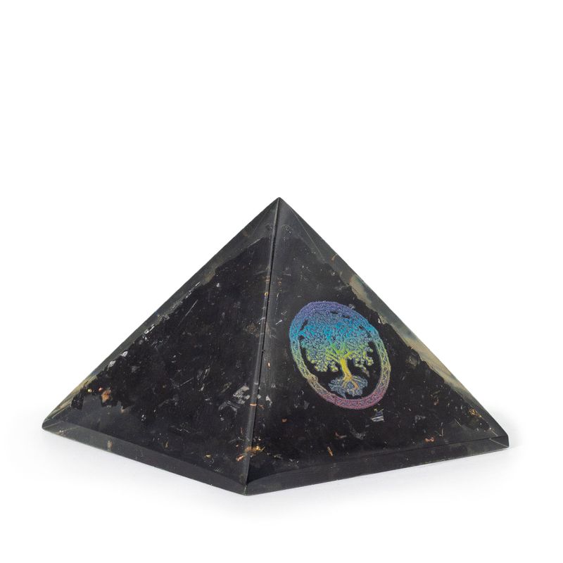 Kleine Organitpyramiden 5,5 x 4,5 cm – Lebensbaum – Schwarze Turmalinsplitter