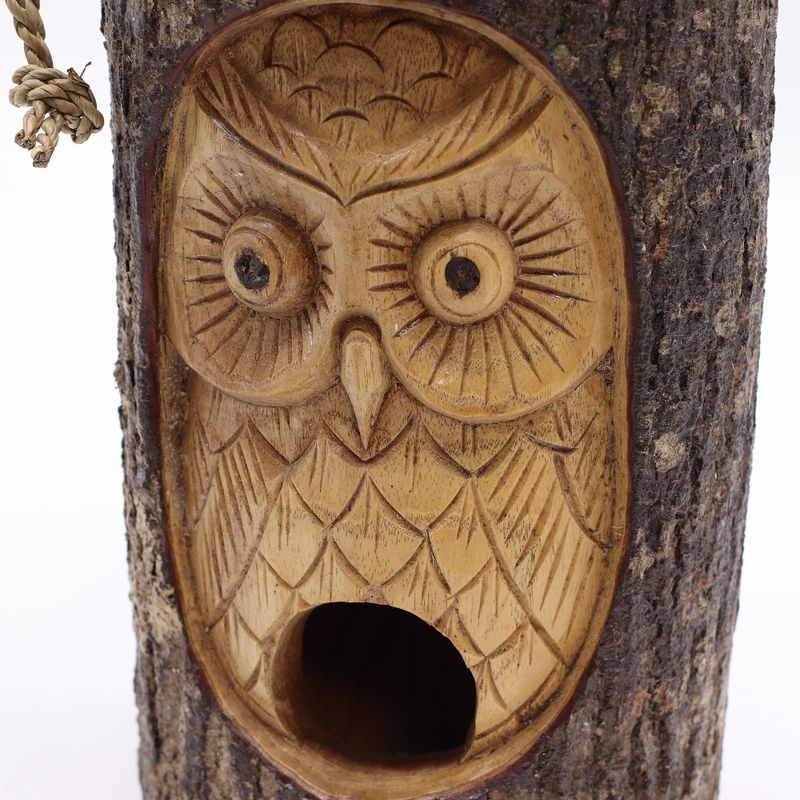 Baumstammgesicht – Vogelhaus – Weise Eule