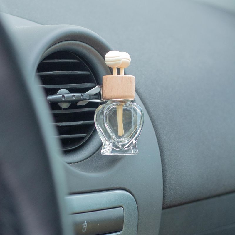 Transparente Flaschen zur Befestigung am Autodiffusor-Lüftungsschlitz – 8 ml – (3 verschiedene Designs x 4)