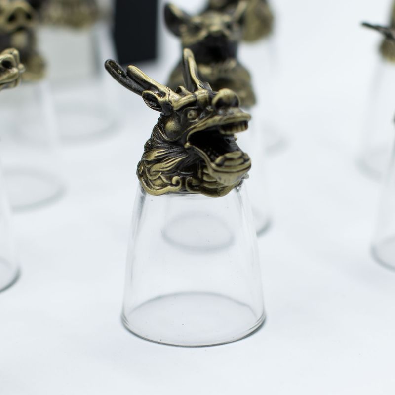 Bottom Up Schnapsgläser (25 ml) – Chinesische Tierkreiszeichen – Antikbronze