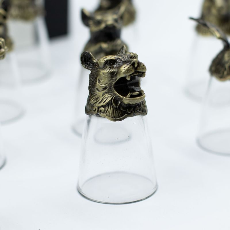 Bottom Up Schnapsgläser (25 ml) – Chinesische Tierkreiszeichen – Antikbronze