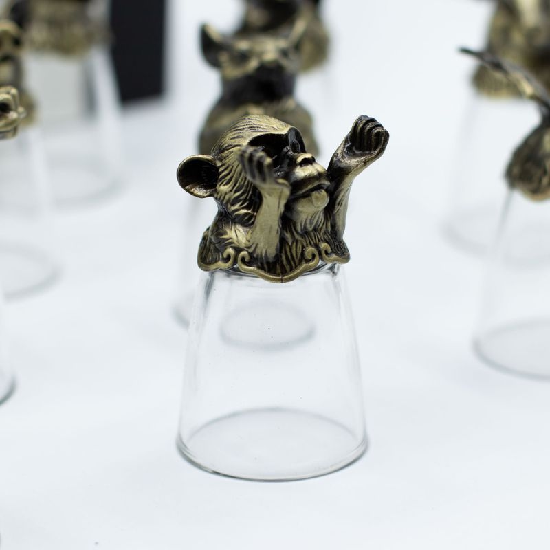 Bottom Up Schnapsgläser (25 ml) – Chinesische Tierkreiszeichen – Antikbronze