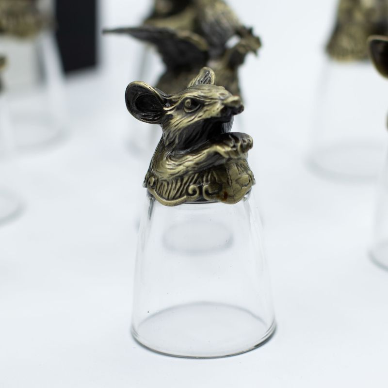 Bottom Up Schnapsgläser (25 ml) – Chinesische Tierkreiszeichen – Antikbronze
