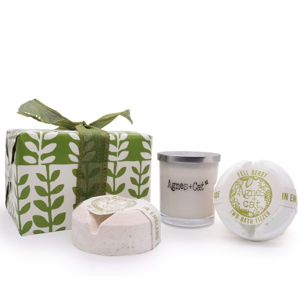 Geschenkbox – Rhabarber (Kerze) + Weiße Feige und Waldbeere (Badebomben)