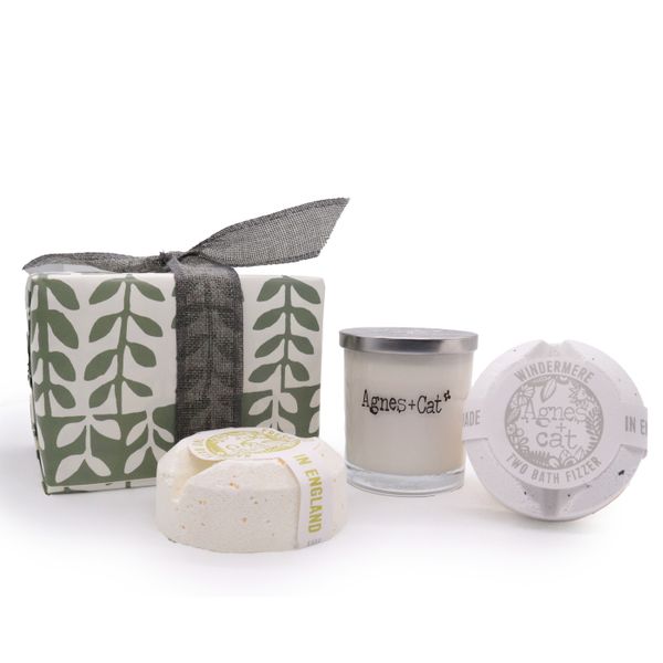 Geschenkbox – Velvety Moon (Kerze) + Windermere & Citrus (Badebombe)