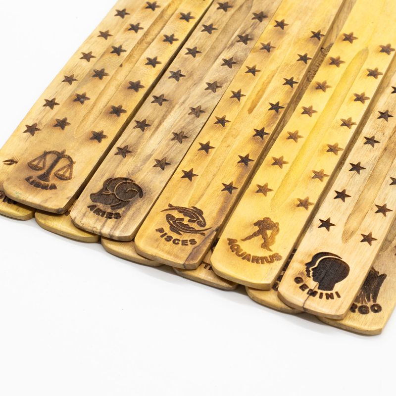 Räucherstäbchenhalter aus Mangoholz – Zodiac Designs