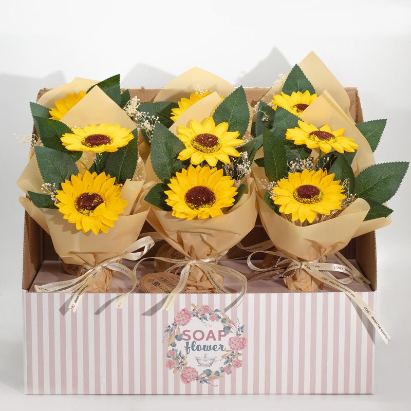 Schachtel mit verkaufsfertigen Seifenblumen – Strauß mit zwei Sonnenblumen