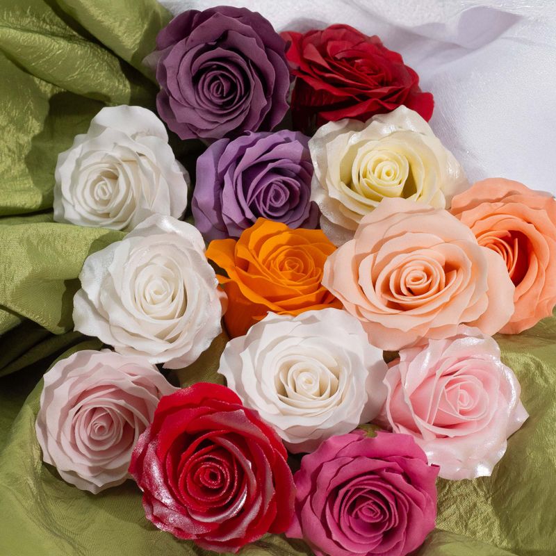Seifenblume (5-lagig) Nur dekorative Rose – mit Seidenbesatz – Mattiertes Rubinrot