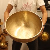 Gravierte, große, vibrationsaktive Standschale – 50 x 20 cm – 10,7 kg