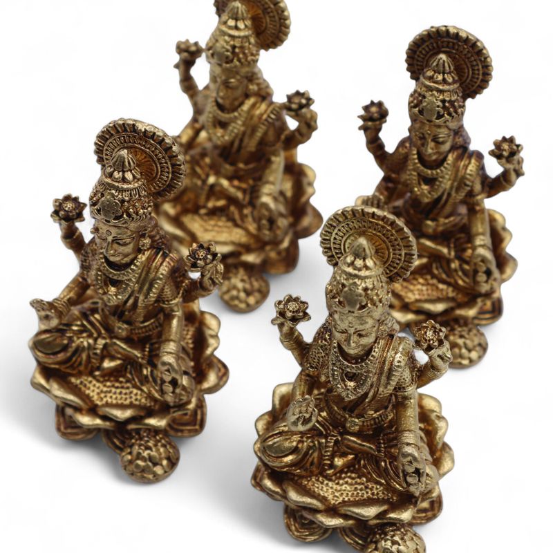 Miniaturgötter aus Messing – Lakshmi (52 g) – 49 mm