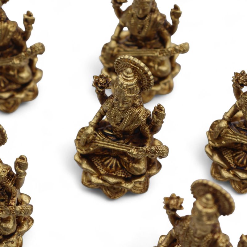 Miniaturgötter aus Messing – Saraswati (22 g) – 34 mm