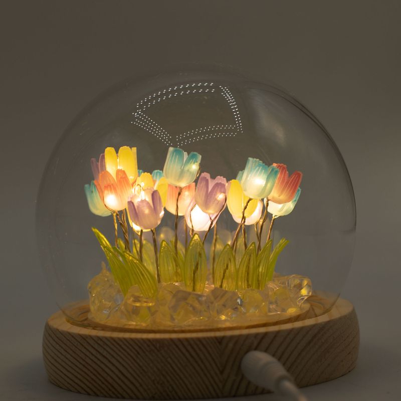 Floral Glow Gartenkuppel – 20 mehrfarbige Tulpen – LED-USB