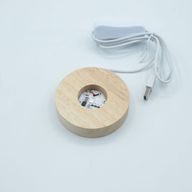 8 cm runder USB-LED-Ständer aus Holz – Mehrfarbig