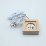 6 cm quadratischer USB-LED-Ständer aus Holz – Kalt-/Warm-/Tageslicht