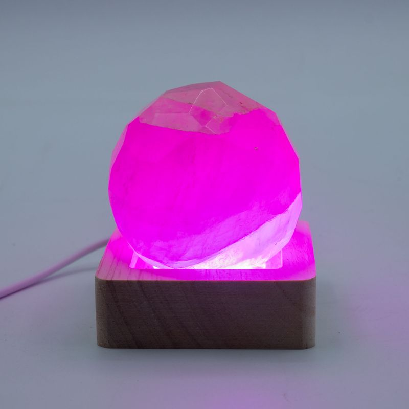 6 cm quadratischer USB-LED-Ständer aus Holz – Mehrfarbig