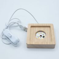 8 cm quadratischer LED-USB-Ständer aus Holz – Kalt-/Warm-/Tageslicht
