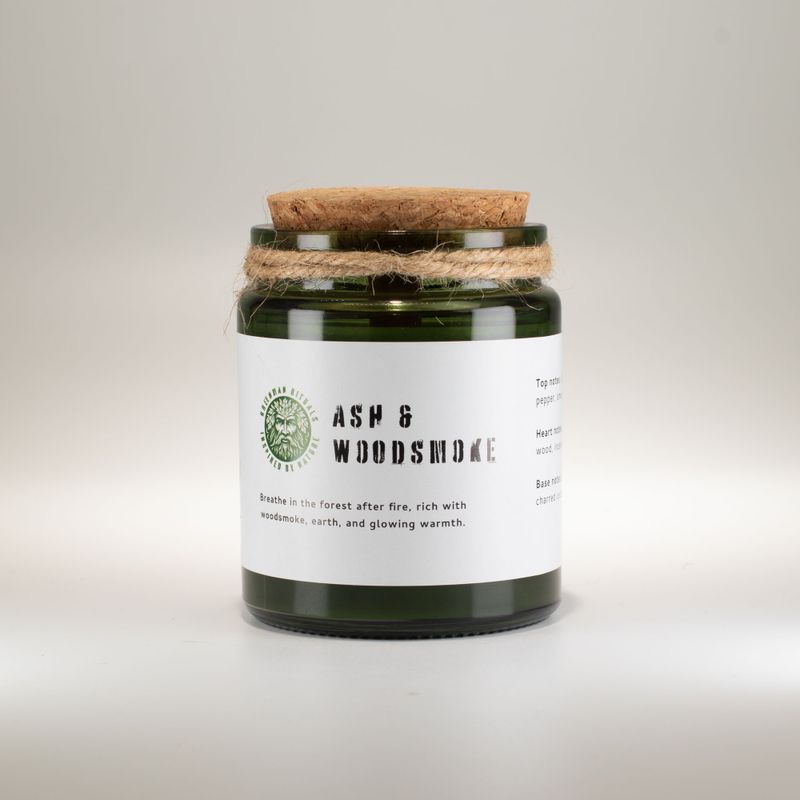 Woodwick Sojawachskerze - Asche & Holzrauch