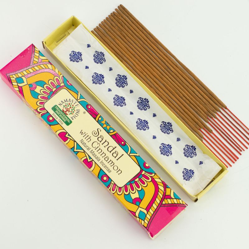 Namaste Mandala Masala Räucherstäbchen – Sandale mit Zimt