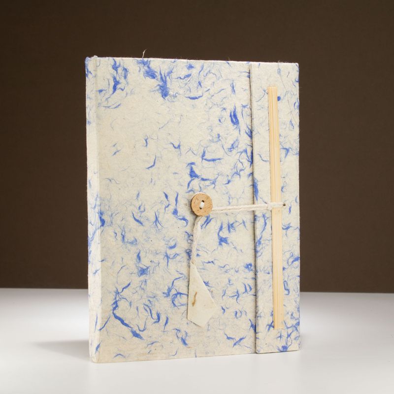 Großes Lokta-Notizbuch aus gemischter blauer Baumwolle (21 x 15 cm) – 45 Blätter – inkl. Lesezeichen