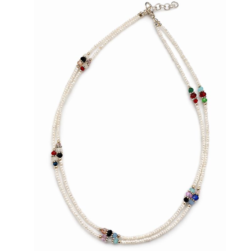 Feine nepalesische Halskette mit doppellinigem Howlith und facettierten Perlen (42 cm)