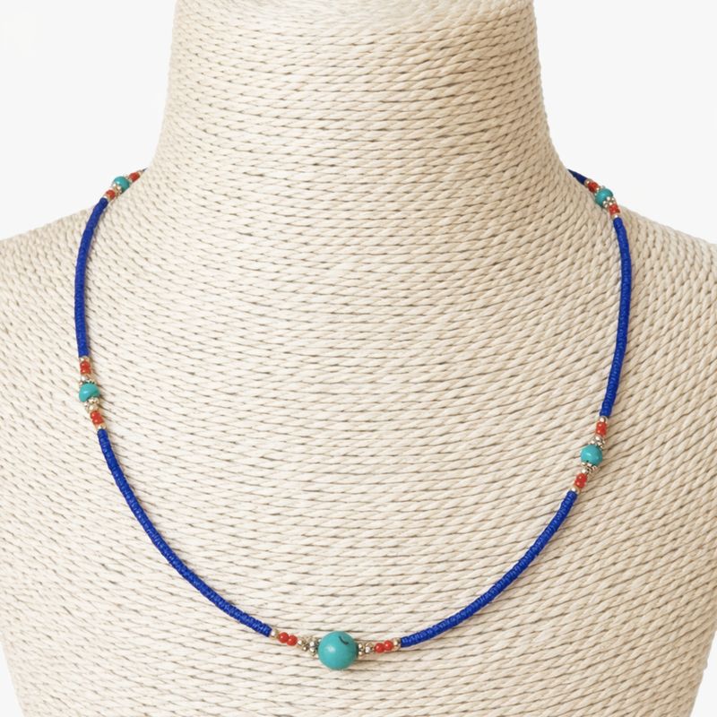 Nepalesische Halskette mit extrafeinen Edelsteinen – Blauer Onyx und Lebensbaum