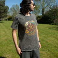 Nomad Sari Stonewashed Baumwoll-T-Shirt - Lebenskompass - Anthrazit - Klein