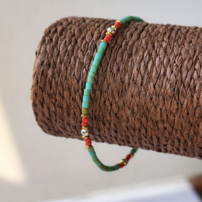 Nepalesisches Armband mit extrafeinen Edelsteinen – Türkis und Stein