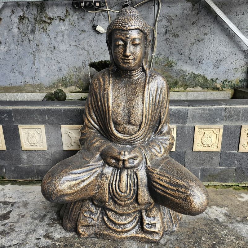 Großer thailändischer Buddha in Antikgold - 0,96 m