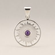 Indische Andachtsanhänger – Silberbeschichtet (45 cm Kordel) – Sonnenanbetung Amethyst