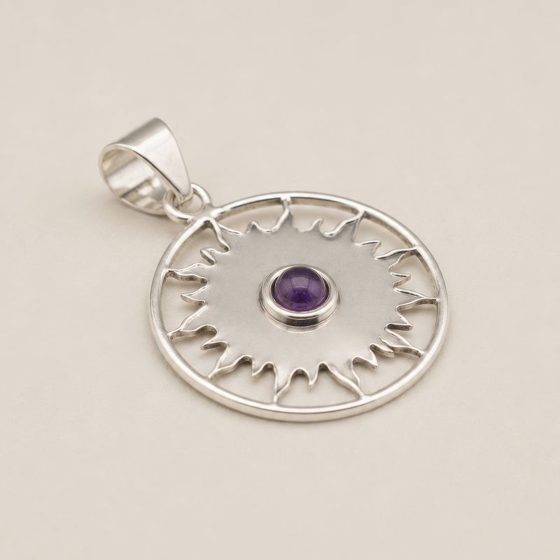 Indische Andachtsanhänger – Silberbeschichtet (45 cm Kordel) – Sonnenanbetung Amethyst