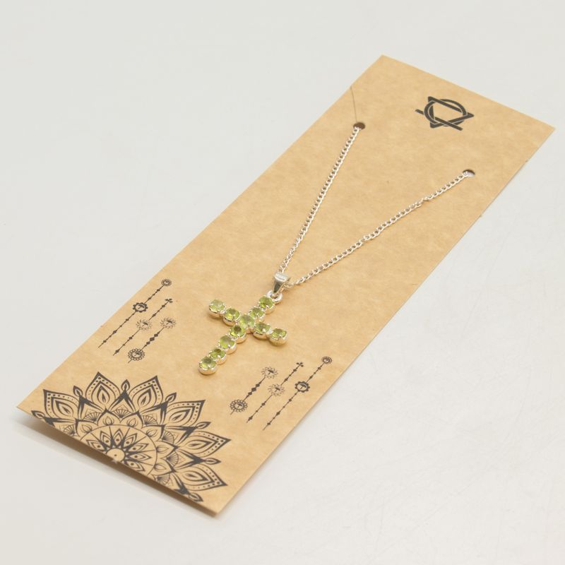 Indische Andachtsanhänger - Versilbert (45 cm Kette) - Peridot-Kreuz