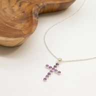 Indische Andachtsanhänger - Silberbeschichtet (45 cm Kette) - Amethyst-Kruzifix