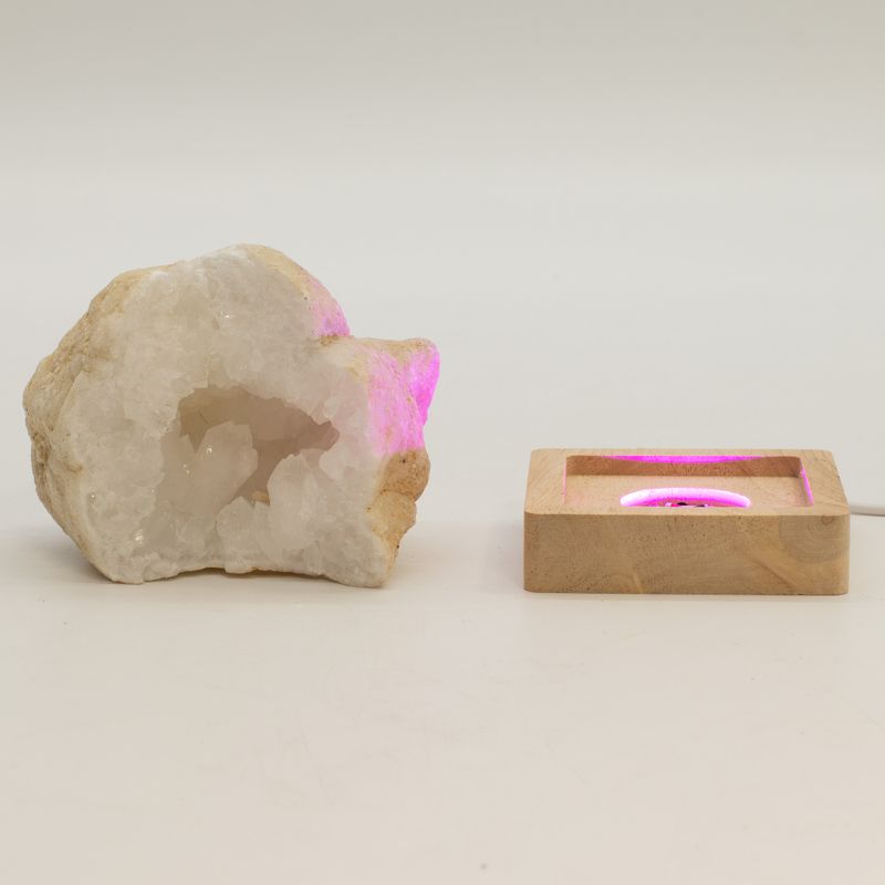 8 cm quadratischer USB-LED-Ständer aus Holz – Mehrfarbig