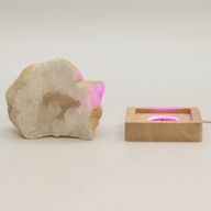 8 cm quadratischer USB-LED-Ständer aus Holz – Mehrfarbig
