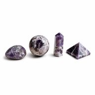 Bereit für den Einzelhandel: Verschiedene Edelsteinformen – Amethyst
