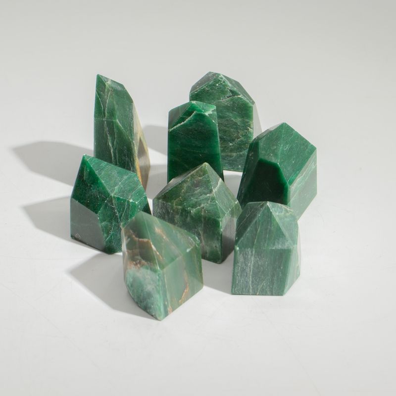 Edelsteinspitzen in großen Mengen, ca. 6 cm (0,5 kg) – Indischer Jade (ca. 8 Stück)