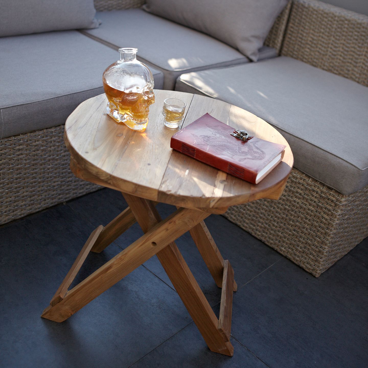 Möbel aus recykeltem Holz