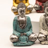 Silberner Mini-Buddha (in verschiedenen Farben)