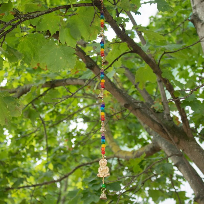 Indische Glocken – Buddha aus Messing mit Chakra-Perlen – Glocken an Schnur – 53 cm