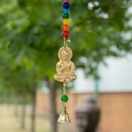 Indische Glocken – Buddha aus Messing mit Chakra-Perlen – Glocken an Schnur – 53 cm