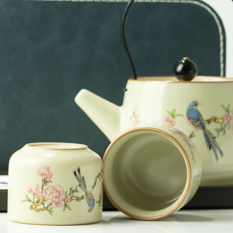 Reise-Teekannen-Set und zwei Teetassen – Blauer Vogel Qing-Dynastie