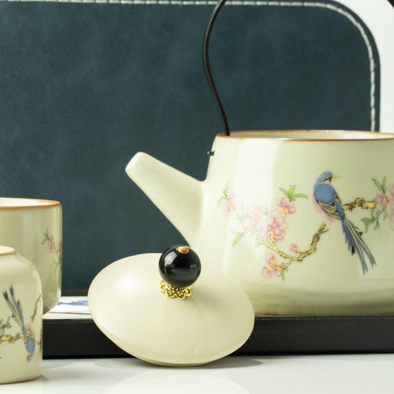 Reise-Teekannen-Set und zwei Teetassen – Blauer Vogel Qing-Dynastie