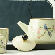 Reise-Teekannen-Set und zwei Teetassen – Blauer Vogel Qing-Dynastie