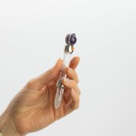 Himmlischer Prismastab - Amethyst bewegliche Kristallsphäre Quarzstiel - 12 cm