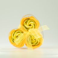Schachtel mit 3 Seifenblumen – Frühlingsrosen