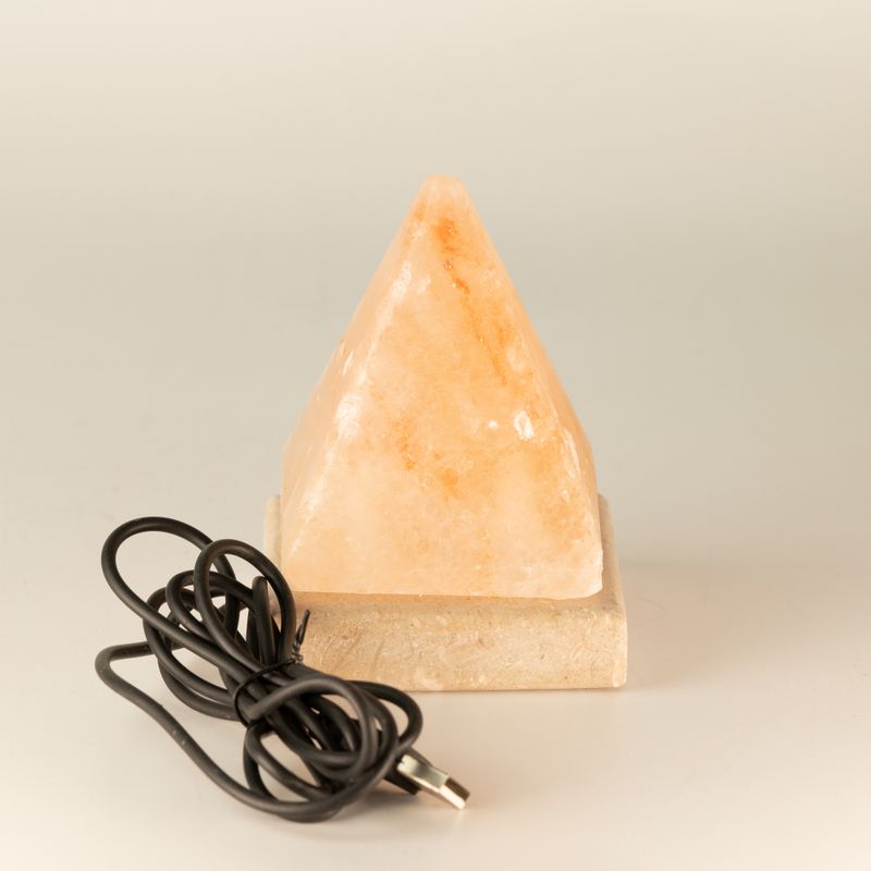 Qualitäts-USB-Pyramiden-Salzlampe - 9 cm (Einzelstück)