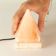 Qualitäts-USB-Pyramiden-Salzlampe – 9 cm (mehrfach)