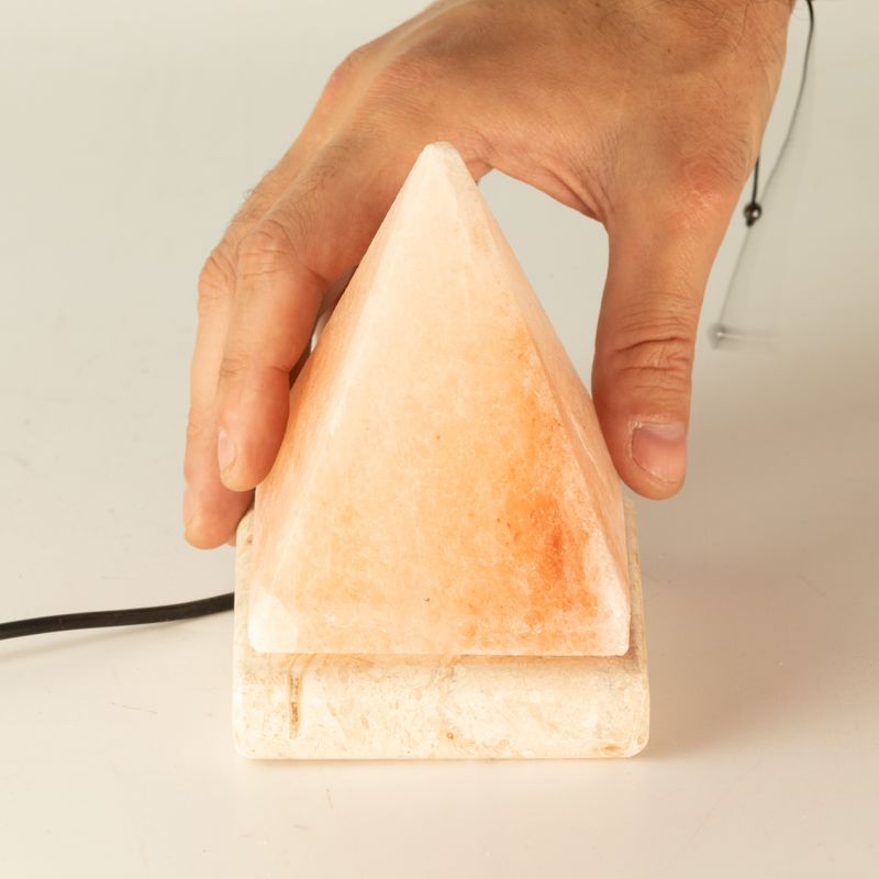 Qualitäts-USB-Pyramiden-Salzlampe – 9 cm (mehrfach)