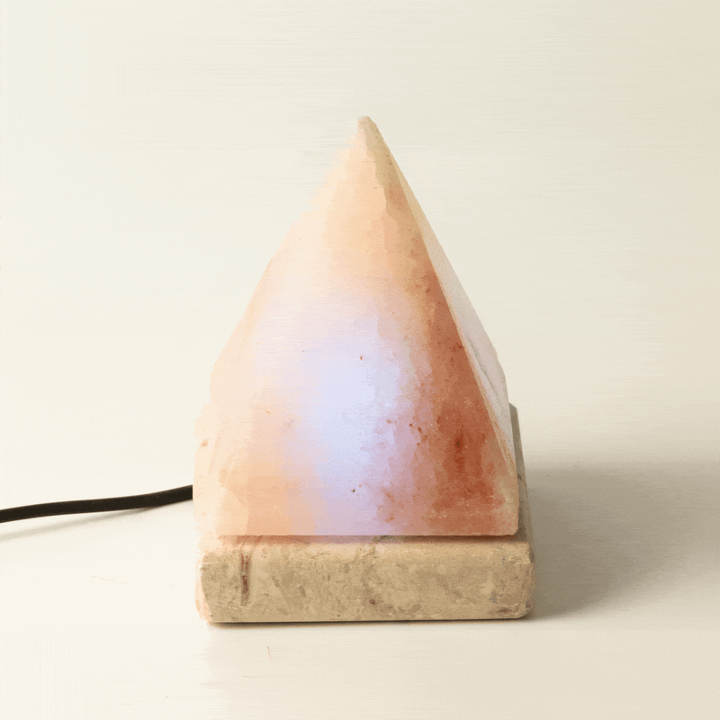 Qualitäts-USB-Pyramiden-Salzlampe – 9 cm (mehrfach)