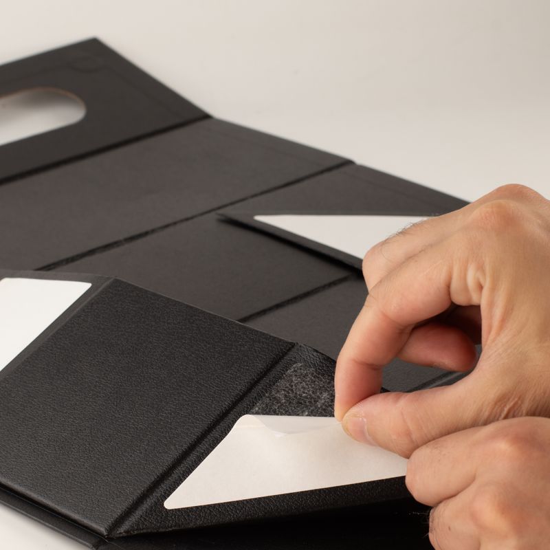 Flach verpackte Geschenkbox - Weinbox-Form (33,5 x 10 x 10,5 cm) - Schwarz